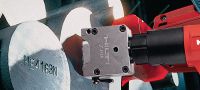 DX 462 HM uređaj za obeležavanje u metalu Potpuno automatski alat koji aktivira barut i koji omogućava veliku produktivnost prilikom obeležavanja hladnih i toplih metalnih površina Primene 1