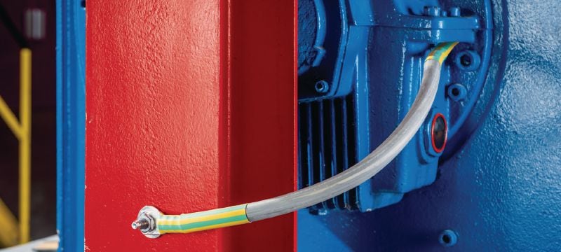 S-BT-EF HC svorni zavrtanj Svorni zavrtanj sa navojem, (ugljenični čelik, metrički navoj) za električna povezivanja na čelik u blago korozivnim okruženjima, preporučeni maksimalni poprečni presek povezanog kabla je 120 mm² Primene 1