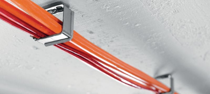 X-ECH-FE MX metalni držač kablova Metalni držač snopa kablova predviđen za upotrebu sa šaržiranim ekserima ili ankerima na plafonima ili zidovima Primene 1