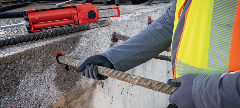 HIT-HY 200-R V3 hemijski anker Hibridna ubrizgavajuća smesa vrhunskih performansi sa odobrenjima za povezivanje naknadno postavljenih armaturnih šipki i ankerisanje osnovnih ploča strukturalnog čelika Primene 1