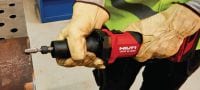 GDG 6-A22 baterijska čeona brusilica Baterijska čeona brusilica sa promenljivom brzinom i motorom bez četkica visokih performansi za izradu predmeta i arhitektonskih struktura od metala Primene 2